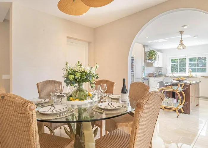 Your From Εστεπόνα